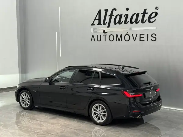 BMW 320 2022 - 27890 EUR, 93000 km - AUTO.MOTO.pt - 93000km - foto 11 de 39