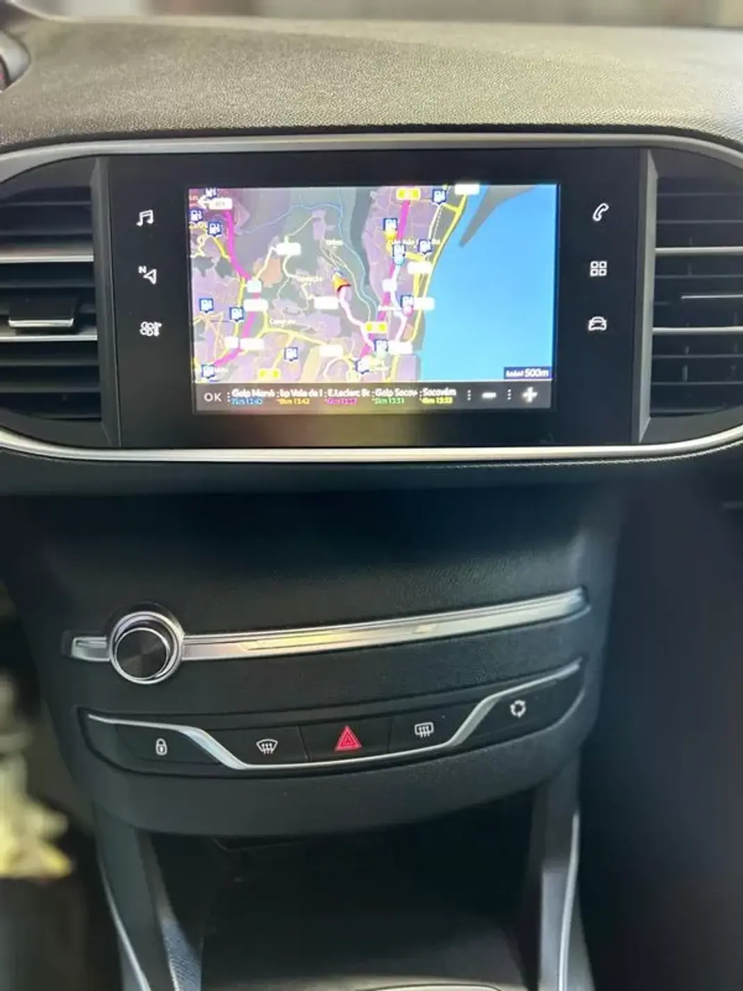 Peugeot 308 SW 2018 - 11500 EUR, 155853 km - AUTO.MOTO.pt - 155853km - foto 16 de 38