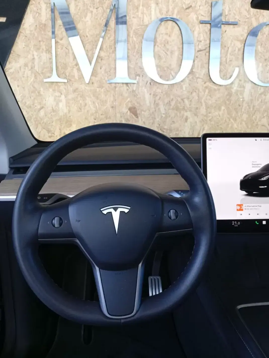 Tesla Model Y 2022 - 37500 EUR, 92000 km - AUTO.MOTO.pt - 92000km - foto 15 de 20