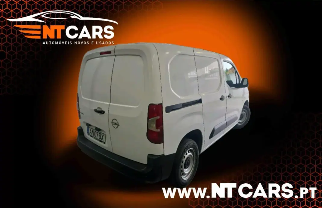 Opel COMBO 2021 - 11900 EUR, 132367 km - AUTO.MOTO.pt - 132367km - foto 2 de 6