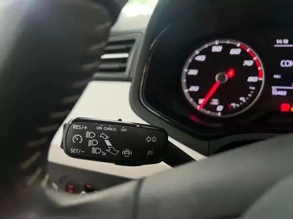 SEAT Arona 2020 - 15490 EUR, 59460 km - AUTO.MOTO.pt - 59460km - foto 25 de 39