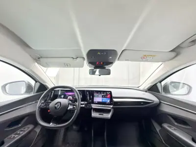 Renault Mégane E-Tech 2022 - 22250 EUR, 23000 km - AUTO.MOTO.pt - 23000km - foto 10 de 20