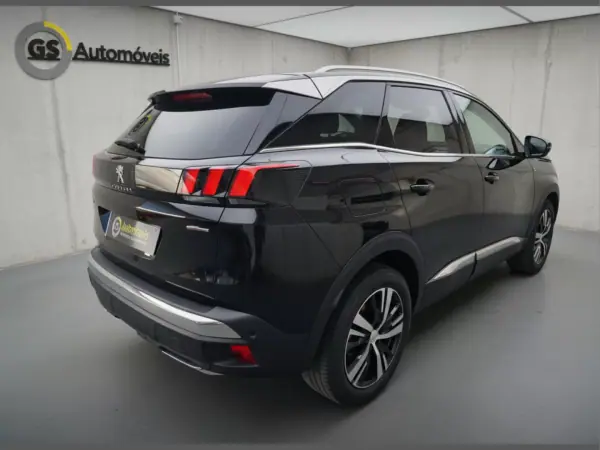 Peugeot 3008 2018 - 20500 EUR, 68000 km - AUTO.MOTO.pt - 68000km - foto 2 de 11