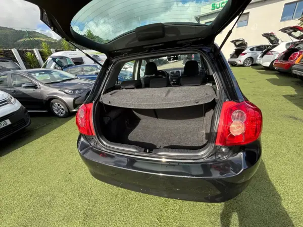 Toyota Auris 2008 - 11990 EUR, 148228 km - 148228km - foto 11 de 11