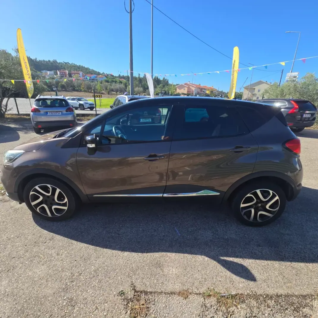 Renault Captur 2015 - 8950 EUR, 233891 km - 233891km - foto 4 de 14
