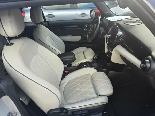 MINI John Cooper Works 2021 - 37000 EUR, 31000 km - AUTO.MOTO.pt - 31000km - foto 5 de 6