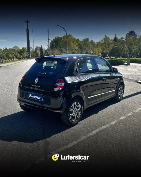 Renault Twingo 2018 - 9750 EUR, 81000 km - AUTO.MOTO.pt - 81000km - foto 2 de 9