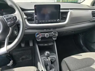 Kia Stonic 2021 - 12950 EUR, 73000 km - AUTO.MOTO.pt - 73000km - foto 4 de 5