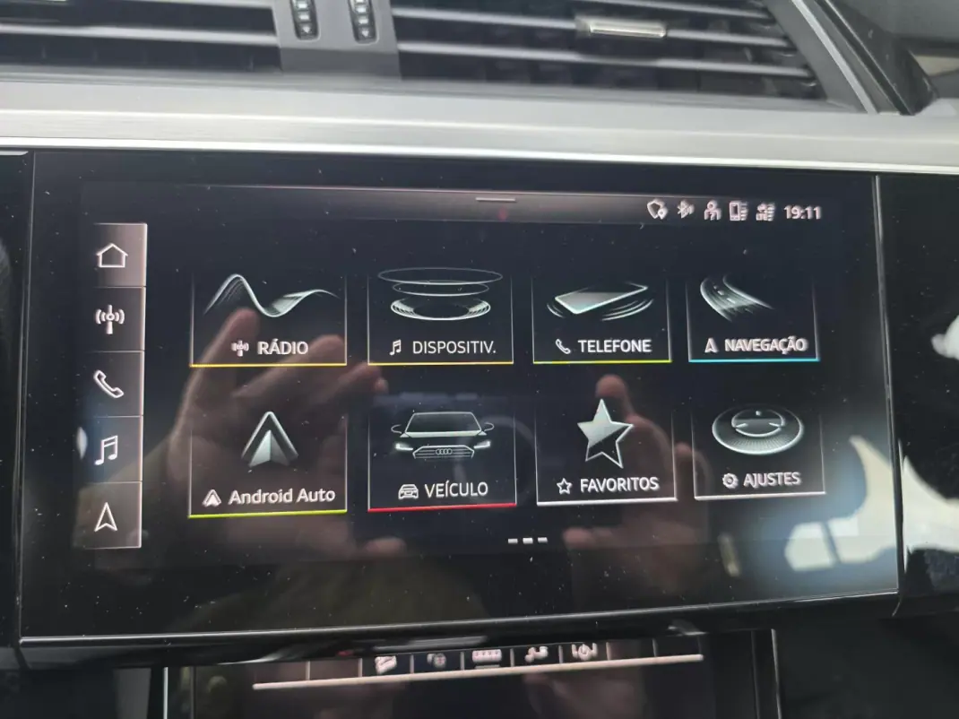 Audi e-tron 2022 - 31750 EUR, 115000 km - AUTO.MOTO.pt - 115000km - foto 56 de 73