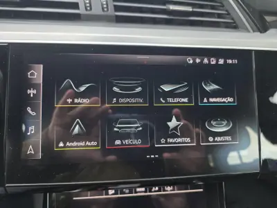 Audi e-tron 2022 - 31750 EUR, 115000 km - AUTO.MOTO.pt - 115000km - foto 56 de 73