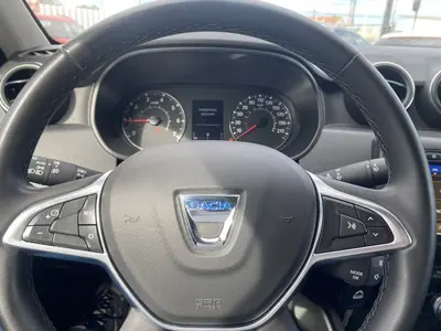 Dacia Duster 2020 - 21500 EUR, 100000 km - AUTO.MOTO.pt - 100000km - foto 10 de 27
