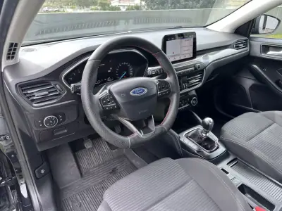 Ford Focus 2018 - 10900 EUR, 100000 km - AUTO.MOTO.pt - 100000km - foto 23 de 56