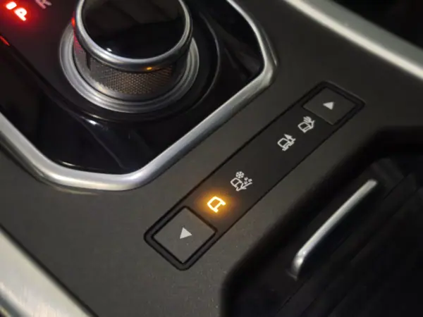 Land Rover Range Rover Evoque 2015 - 20990 EUR, 167316 km - AUTO.MOTO.pt - 167316km - foto 23 de 31