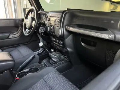 Jeep Wrangler 2014 - 39990 EUR, 115000 km - AUTO.MOTO.pt - 115000km - foto 8 de 54