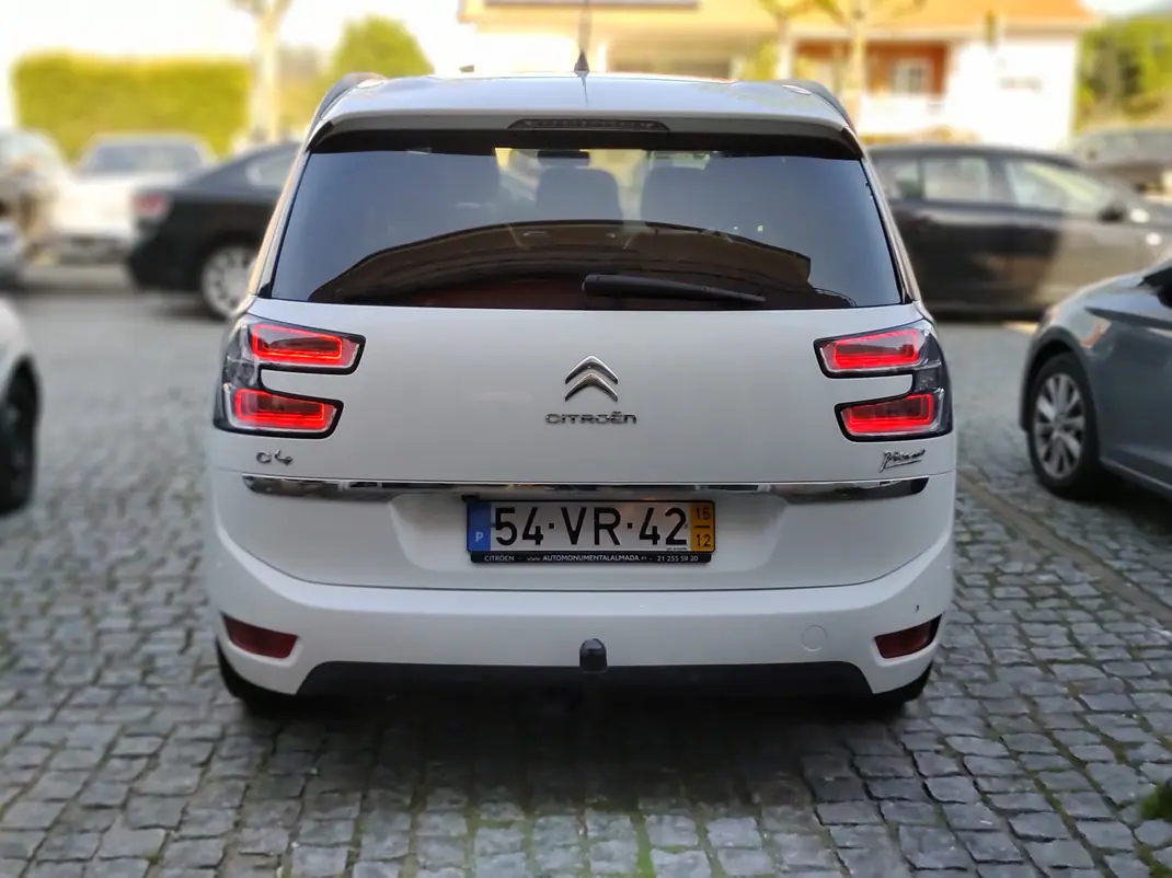 Citroën C4 Grand Picasso 2015 - 10500 EUR, 185000 km - AUTO.MOTO.pt - 185000km - foto 7 de 15