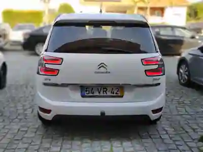 Citroën C4 Grand Picasso 2015 - 10500 EUR, 185000 km - AUTO.MOTO.pt - 185000km - foto 7 de 15