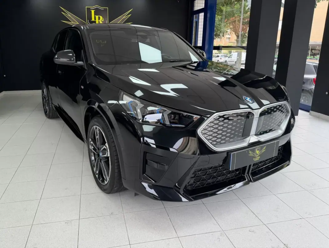 BMW iX2 2025 - 46500 EUR, 7997 km - AUTO.MOTO.pt - 7997km - foto 8 de 42
