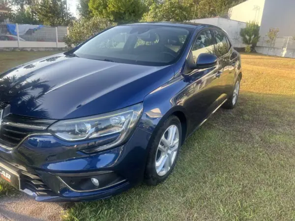 Renault Mégane Coupe 2017 - 14490 EUR, 193200 km - AUTO.MOTO.pt - 193200km - foto 8 de 13