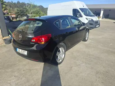 Opel Astra 2010 - 4760 EUR, 250168 km - AUTO.MOTO.pt - 250168km - foto 15 de 15