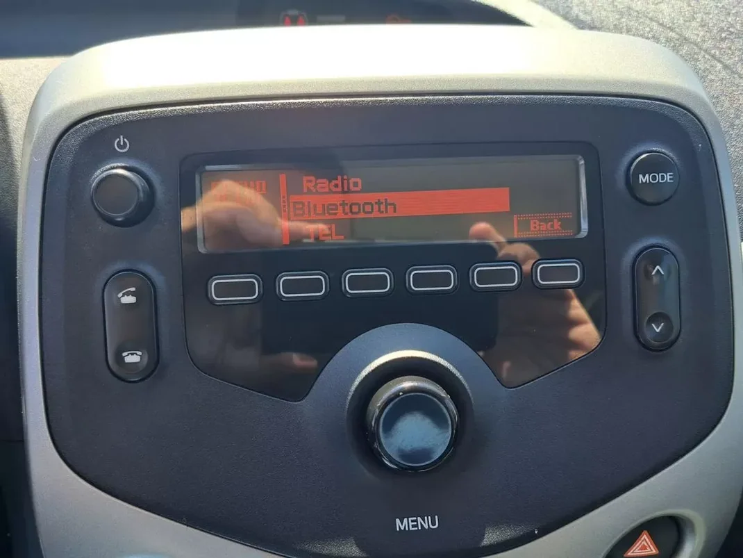 Citroën C1 2018 - 9500 EUR, 80000 km - AUTO.MOTO.pt - 80000km - foto 34 de 39