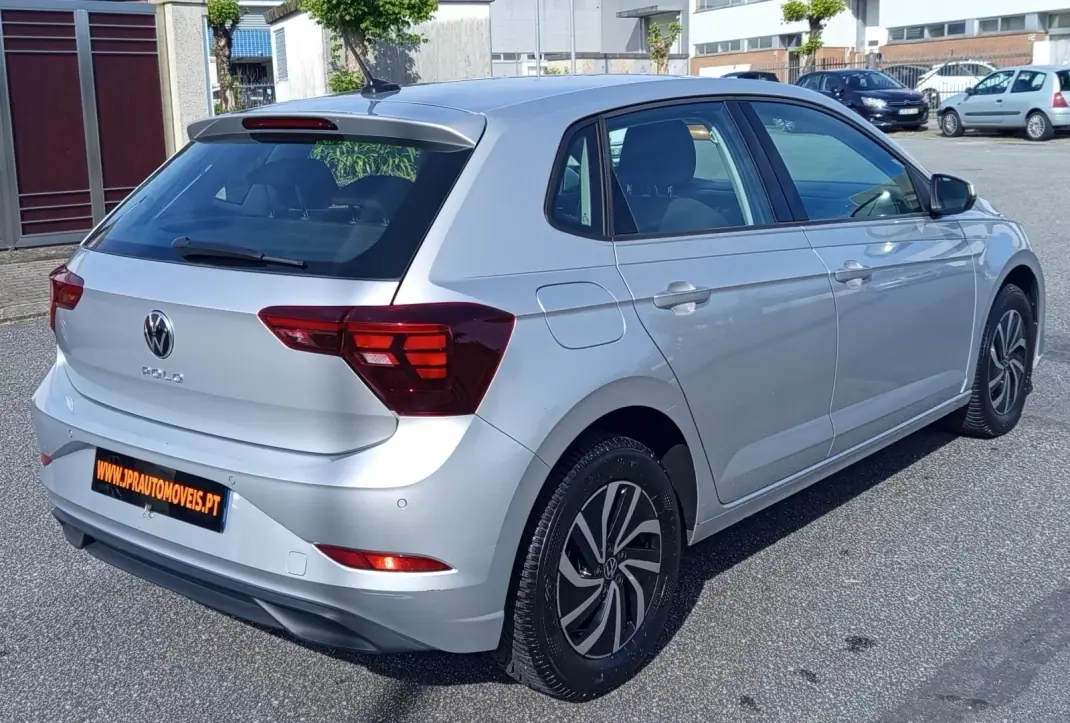 Volkswagen Polo 2022 - 14490 EUR, 114100 km - AUTO.MOTO.pt - 114100km - foto 5 de 19