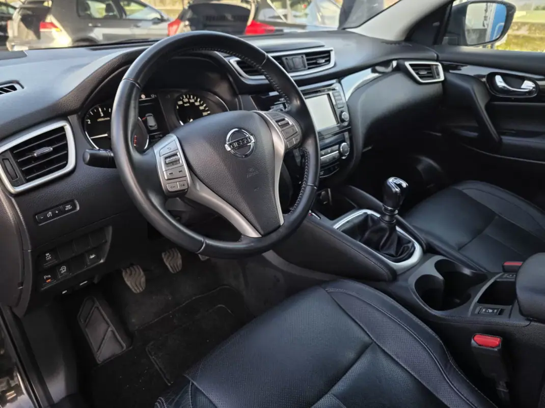 Nissan Qashqai 2015 - 13990 EUR, 146000 km - AUTO.MOTO.pt - 146000km - foto 19 de 40