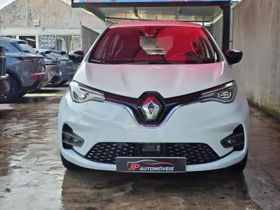 Renault Zoe 2021 - 13750 EUR, 97000 km - AUTO.MOTO.pt - 97000km - foto 2 de 20
