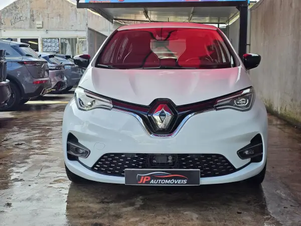 Renault Zoe 2021 - 13750 EUR, 97000 km - AUTO.MOTO.pt - 97000km - foto 2 de 20