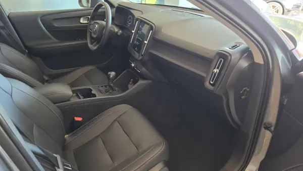 Volvo XC 40 2018 - 21900 EUR, 36539 km - AUTO.MOTO.pt - 36539km - foto 48 de 52