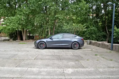 Tesla Model 3 2022 - 50871km