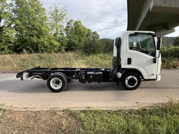 Isuzu 2024 - 28390 EUR, 19000 km - AUTO.MOTO.pt - 19000km - foto 5 de 26