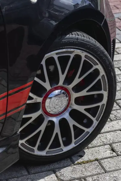 Fiat 500C 2012 - 12900 EUR, 136580 km - 136580km - foto 47 de 48