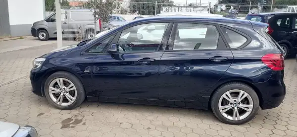 BMW 216 Active Tourer 2017 - 16600 EUR, 93120 km - AUTO.MOTO.pt - 93120km - foto 12 de 13