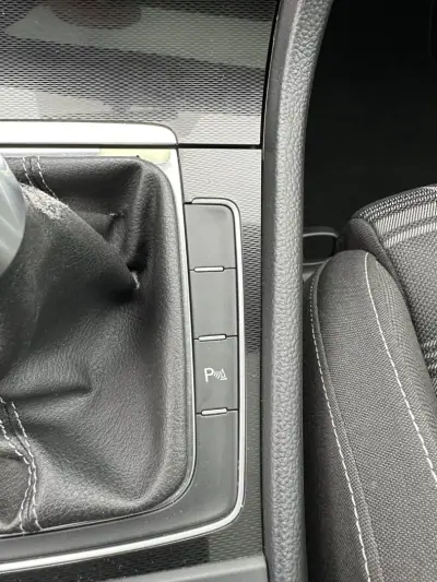 Volkswagen Golf 2014 - 15000 EUR, 240000 km - 240000km - foto 66 de 83