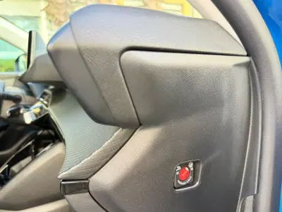 Peugeot 208 2023 — foto 6 de 38