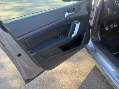 Peugeot 308 SW 2016 - 9450 EUR, 192000 km - AUTO.MOTO.pt - 192000km - foto 9 de 24