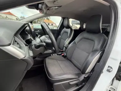 Renault Captur 2022 - 16900 EUR, 84100 km - AUTO.MOTO.pt - 84100km - foto 11 de 12