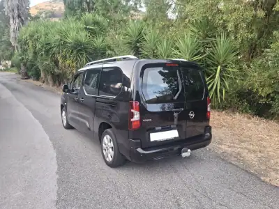Opel Combo 2020 - 19250 EUR, 79784 km - AUTO.MOTO.pt - 79784km - foto 4 de 21