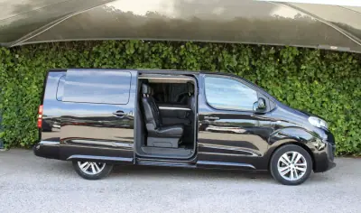Peugeot Traveller 2019 - 32900 EUR, 115000 km - 115000km - foto 8 de 24
