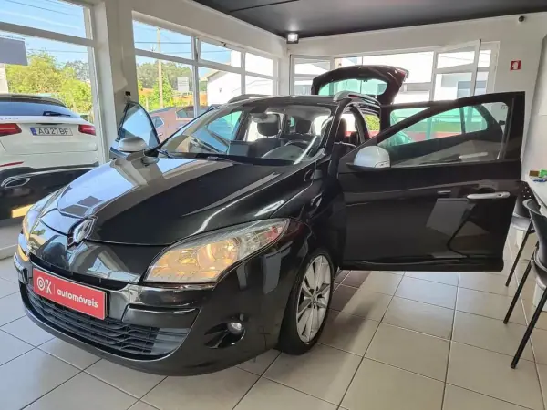Renault Mégane Sport Tourer 2009 - 5450 EUR, 214000 km - AUTO.MOTO.pt - 214000km - foto 21 de 35