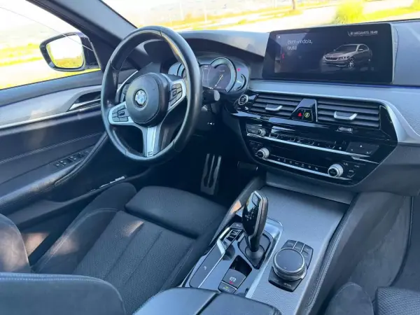 BMW 520 2017 - 24950 EUR, 209000 km - AUTO.MOTO.pt - 209000km - foto 4 de 12