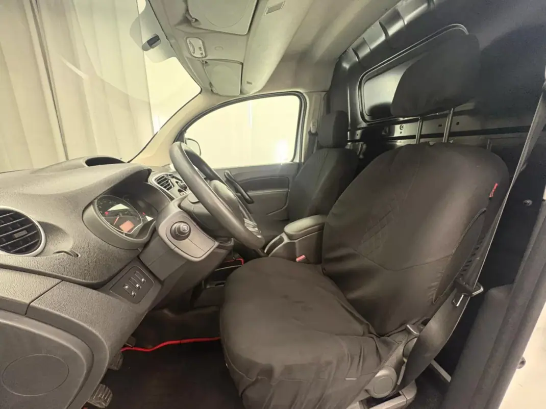 Renault KANGOO 1.5 DCI ENERGY S/S BUSINESS 2017 - 7750 EUR, 139000 km - AUTO.MOTO.pt - 139000km - foto 16 de 17