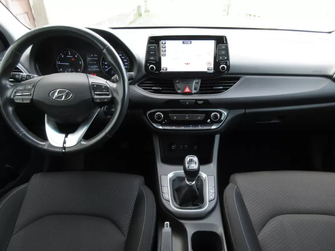 Hyundai i30 2019 - 14990 EUR, 108000 km - 108000km - foto 34 de 42