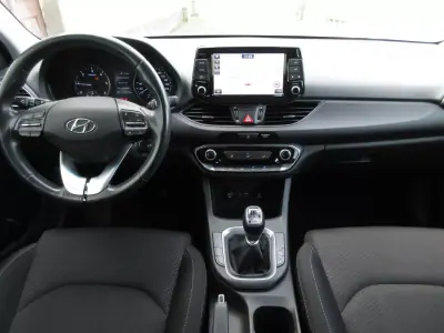 Hyundai i30 2019 - 14990 EUR, 108000 km - 108000km - foto 34 de 42
