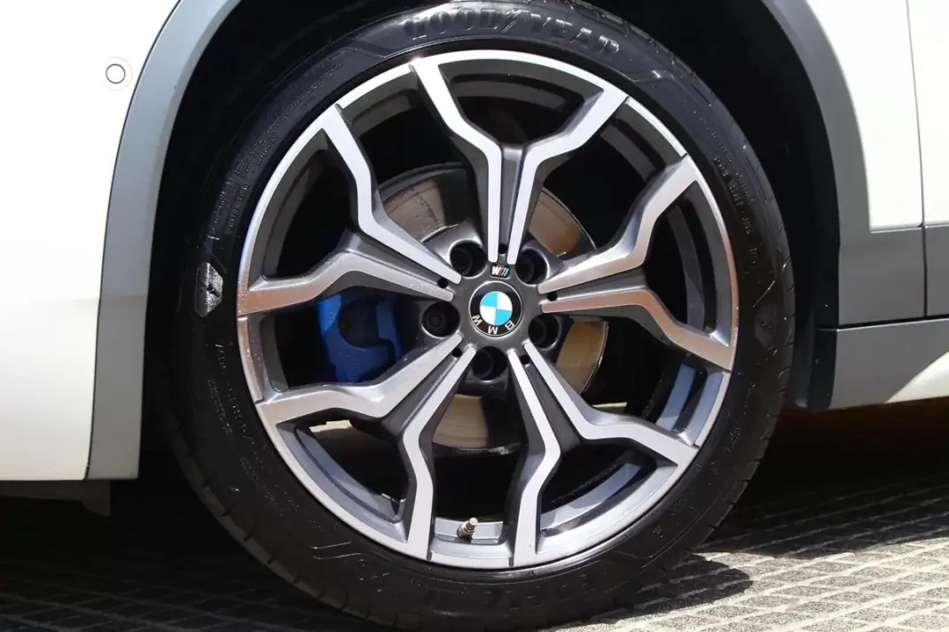 BMW X2 2020 - 26400 EUR, 90000 km - AUTO.MOTO.pt - 90000km - foto 3 de 30