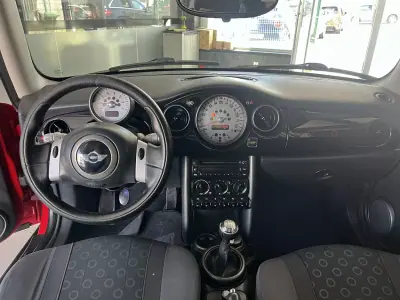 MINI 3 Portas 2006 - 6800 EUR, 204866 km - AUTO.MOTO.pt - 204866km - foto 10 de 19