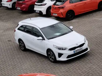 Kia Ceed SW 2020 - 15500 EUR, 58500 km - AUTO.MOTO.pt - 58500km - foto 25 de 26