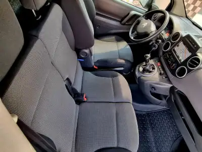 Citroën BERLINGO VAN XL 1.5 BLUE HDI 3 LUGARES 2018 - 9500 EUR, 149000 km - AUTO.MOTO.pt - 149000km - foto 5 de 12