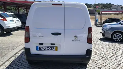 Peugeot Partner L2 1.5 Bluehdi 100CV 2020 - 13950 EUR, 109565 km - AUTO.MOTO.pt - 109565km - foto 5 de 8