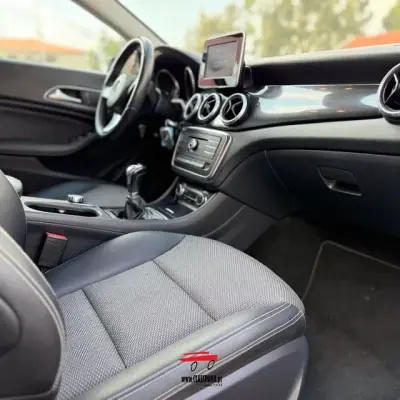 Mercedes-Benz CLA 180 2015 - 17500 EUR, 184000 km - AUTO.MOTO.pt - 184000km - foto 14 de 22